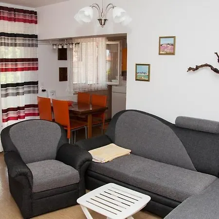 Holiday home Skale